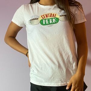 friends t-shirt (central perk) graphic tee